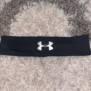 NWOT Under Armour headband